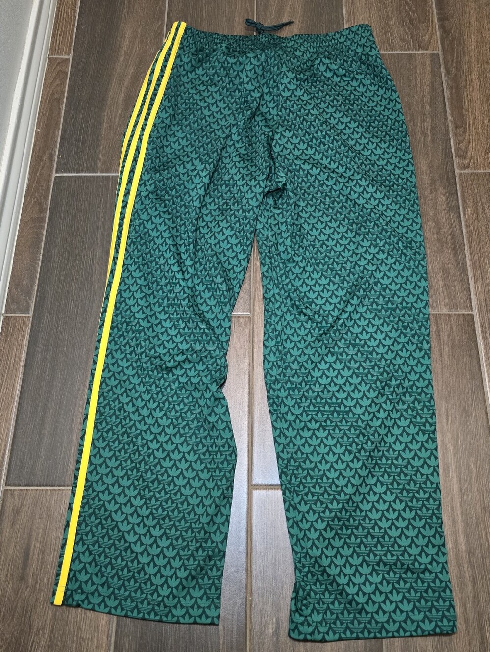 ADIDAS ORIGINALS FIREBIRD MONOGRAM LOGO TREFOIL TRACK PANTS GREEN KD0396 Sz M,2x - Picture 4 of 7